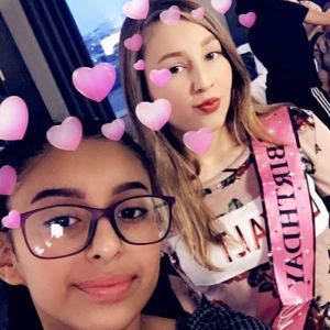 Meet your Posher, Alexis